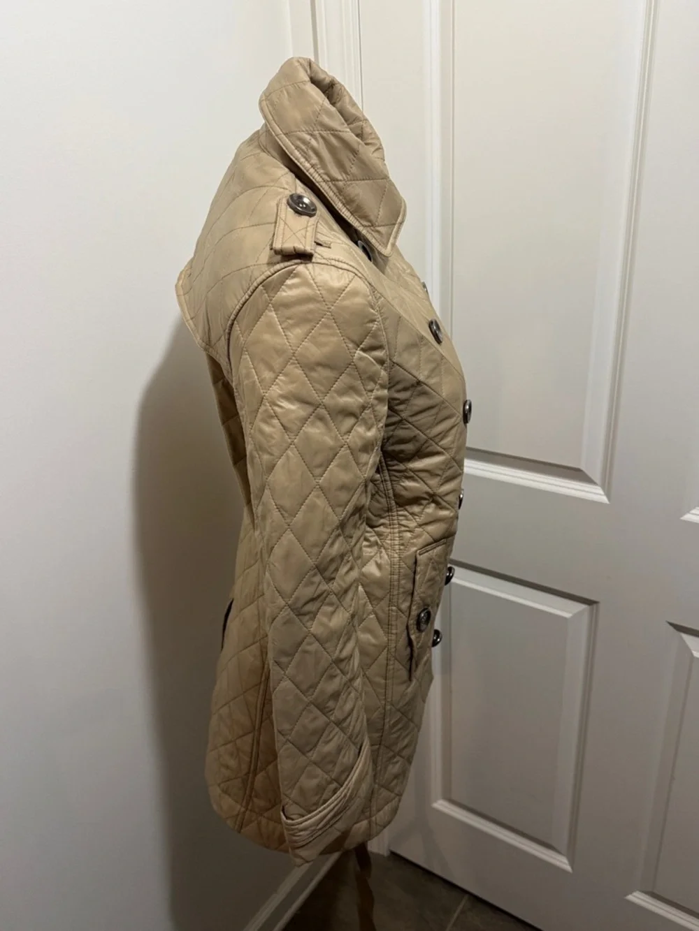 Burberry Quilted Double-Breasted Trench Coat in Beige - Picture 4 of 15